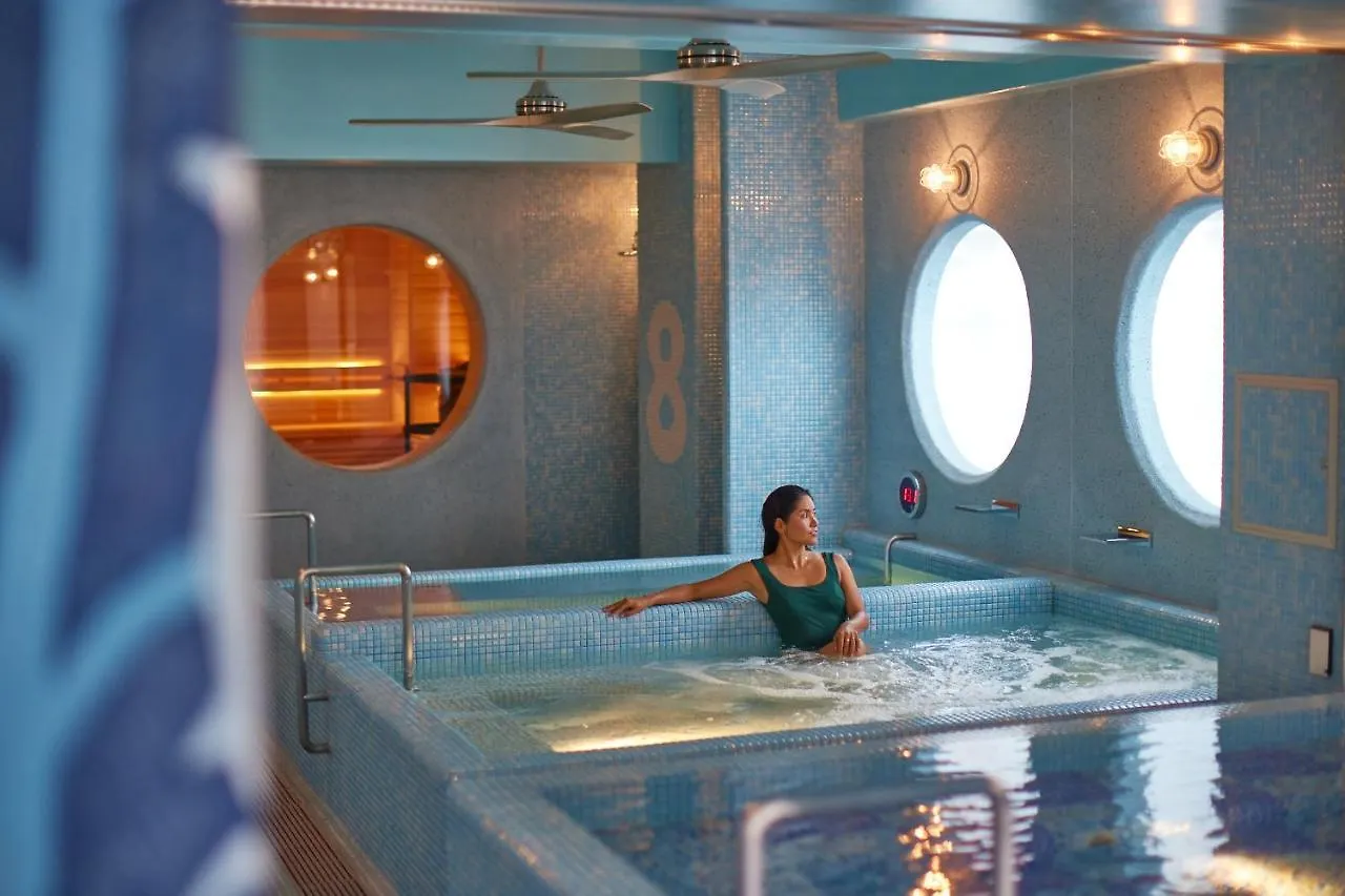 8 Hotel Shonan Fujisawa 3*,